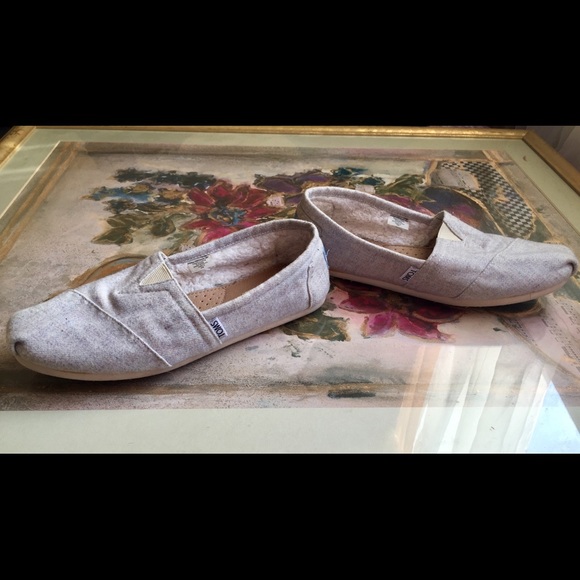 TOMS - Picture 1 of 3